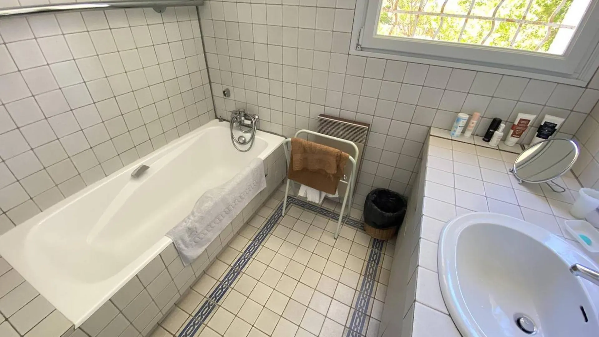 Villa Charmante A Cavalaire Avec Climatisation Et Parking, Proche Port Et Plage - Fr-1-100-346 France