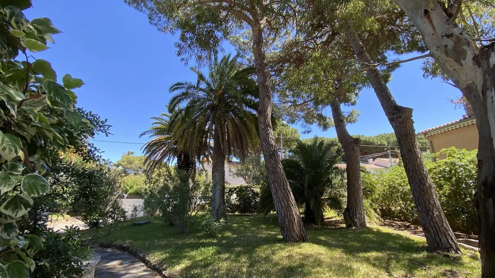 Villa Charmante A Cavalaire Avec Climatisation Et Parking, Proche Port Et Plage - Fr-1-100-346 France